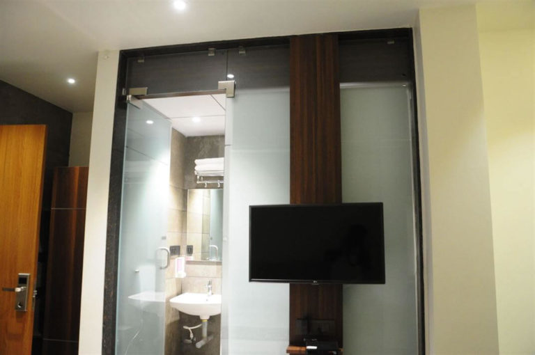 Twin Bed Room - Image 2
