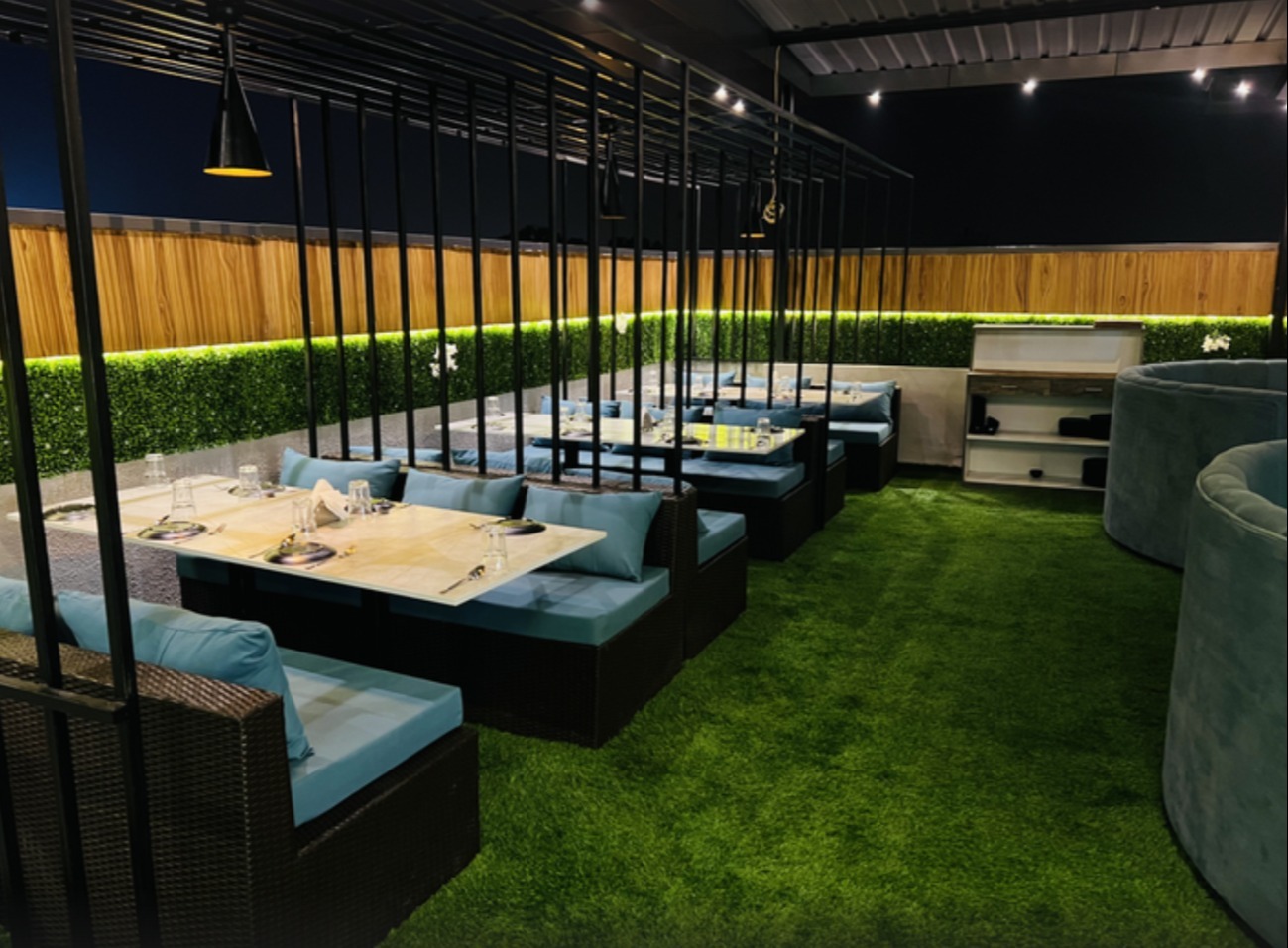 Restaurant Table Setting